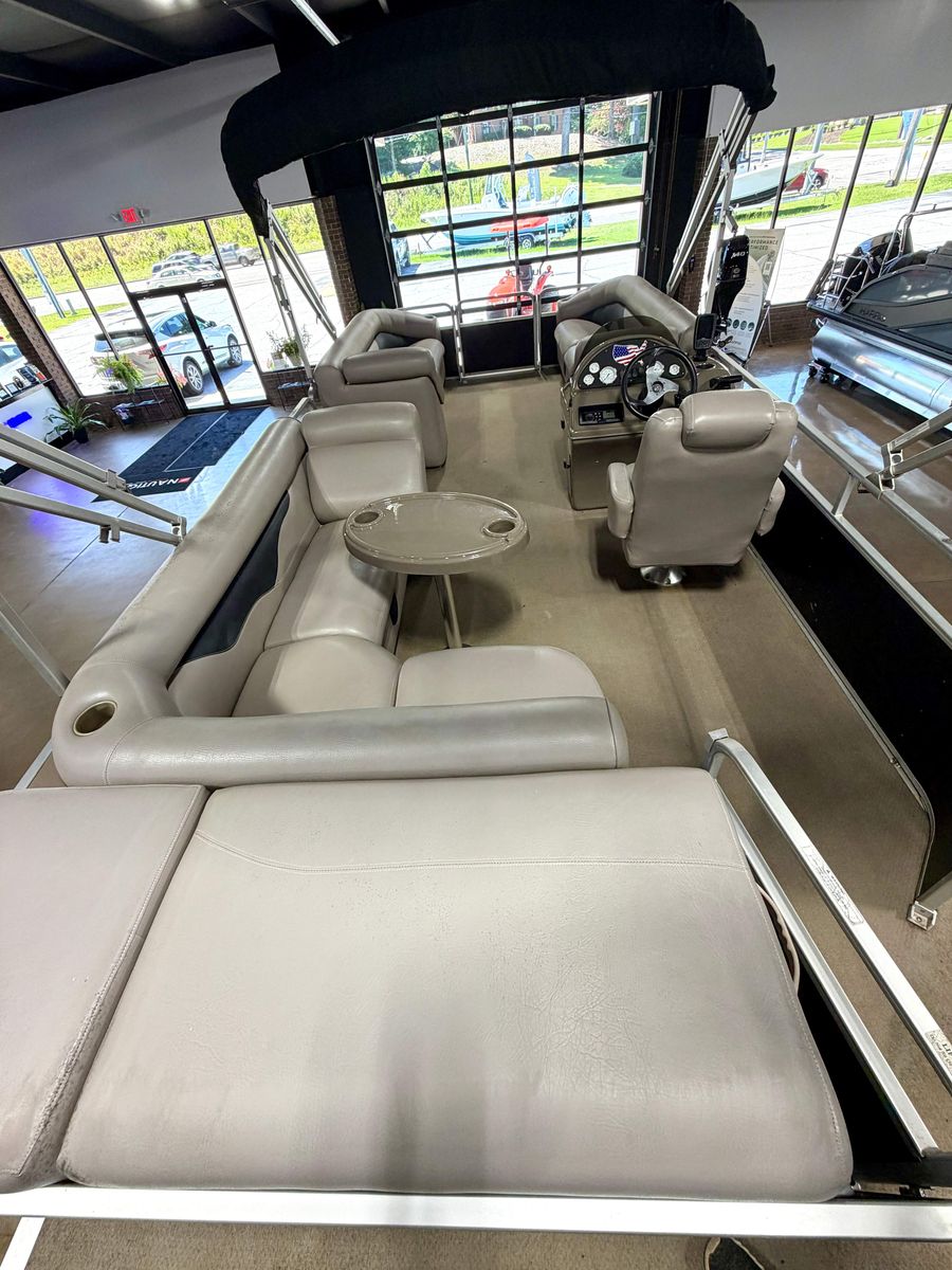 2011 Premier Sunsation 220, photo 10 of 11